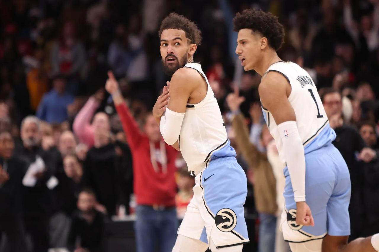 九游体育app-阿扎伦卡重要时刻险胜，老鹰带队取胜！-九游体育app